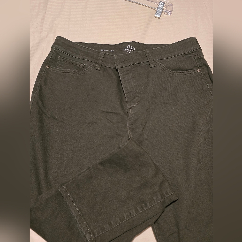 St. John Women's Skinny Jeans - Olive Green